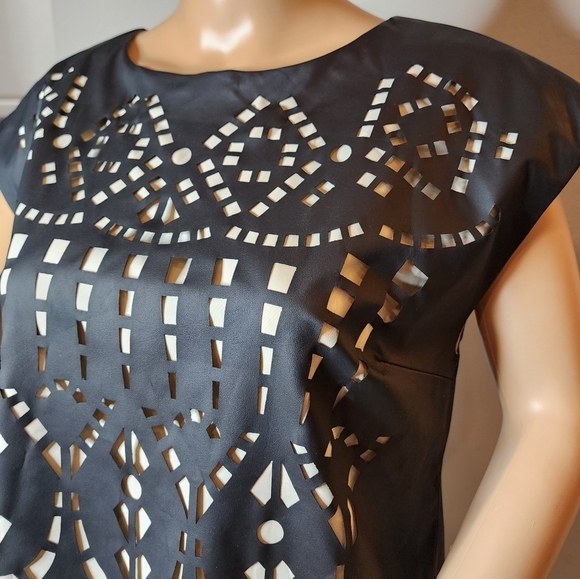 NWT Catherine Malandrino faux leather Lazer cut lined top. Small. - Picture 3 of 15